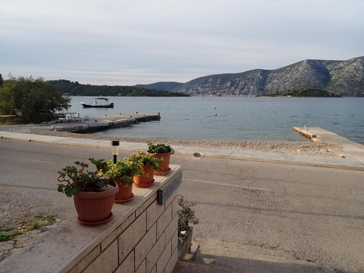 Katja Beach Apartment Рачишче Экстерьер фото