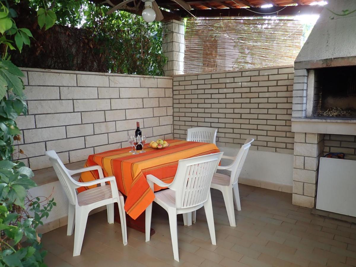 Katja Beach Apartment Рачишче Экстерьер фото