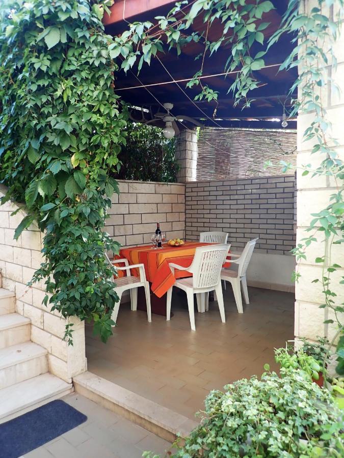Katja Beach Apartment Рачишче Экстерьер фото