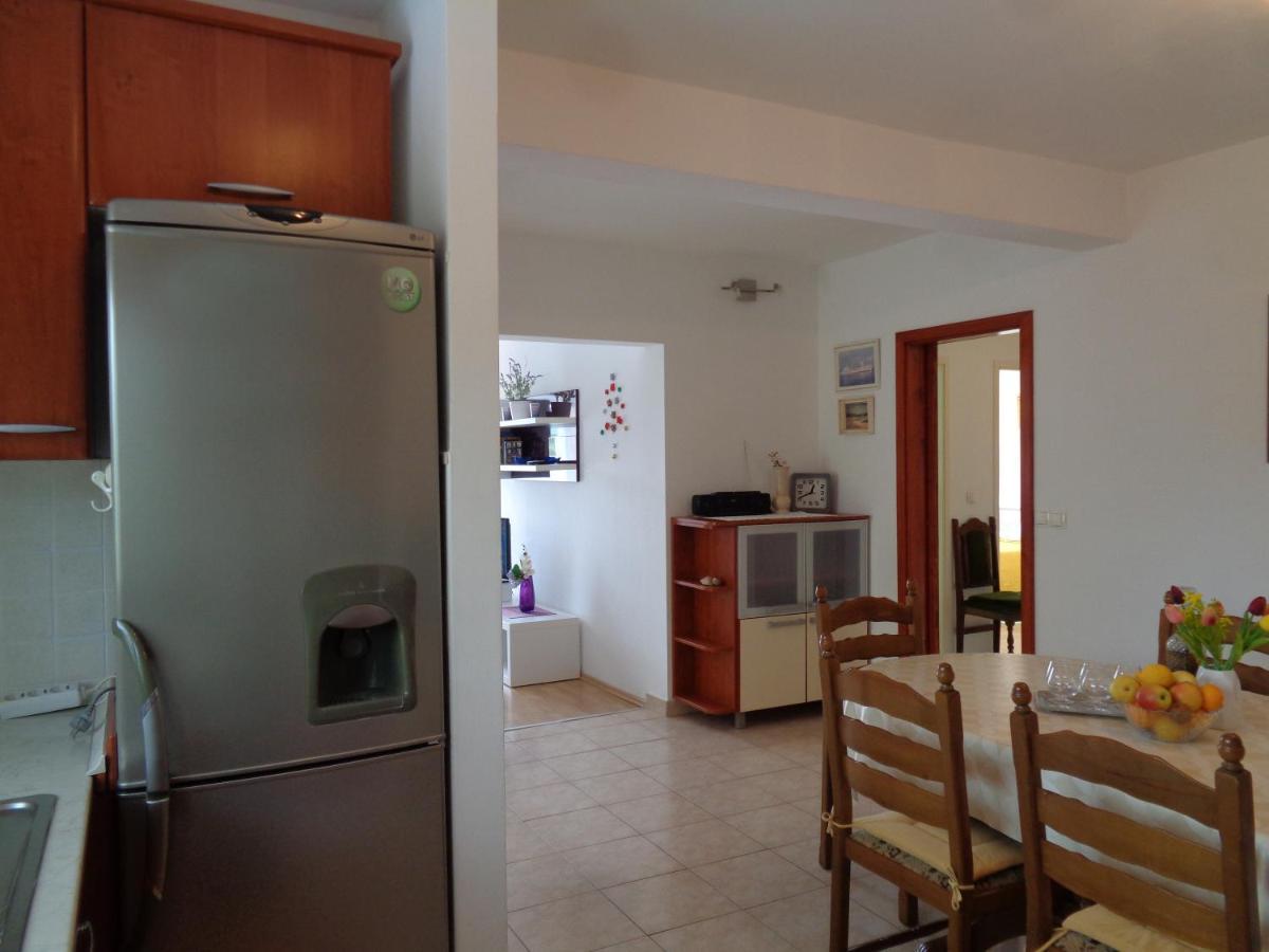 Katja Beach Apartment Рачишче Экстерьер фото